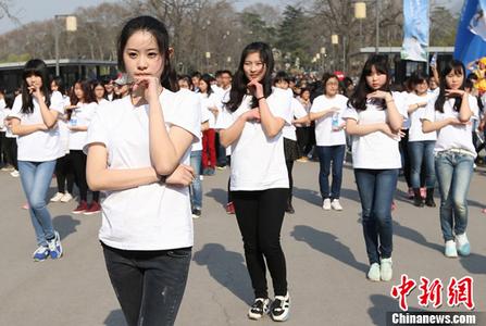 孙兴慜遭队友种族歧视 本坦库尔被英足总禁赛7场